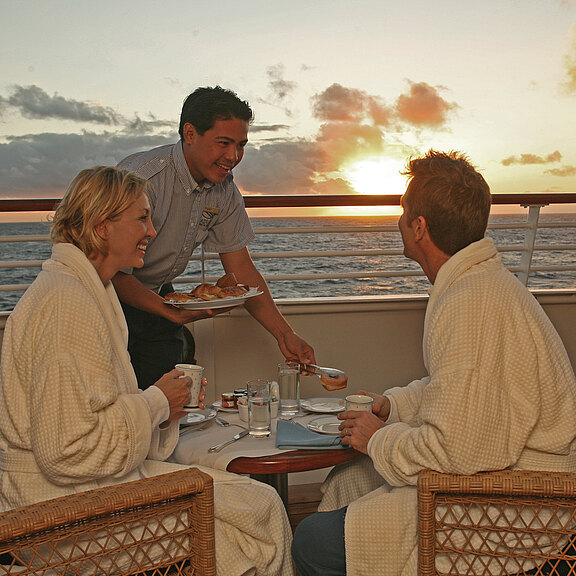 _12_Early_Risers_Coffee__Deck_6.jpg 