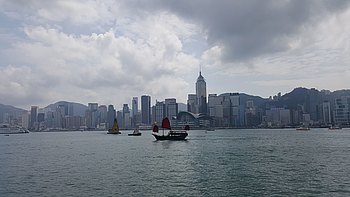 Victoria Harbour und Skyline von Hongkong